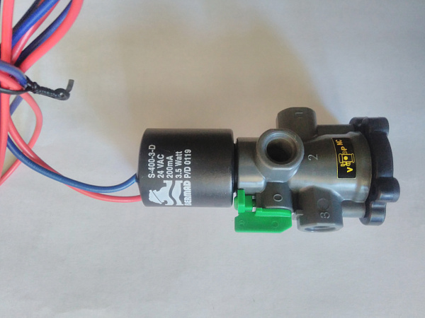 Соленоид S-400-3W-24VAC-D-NC-BB Red/Blue, 200mA, 3,5Watt с базой (пр-во "BERMAD", Израиль)